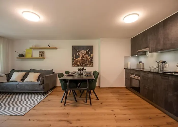 Stylish By Bus, Train And Village Center Appartement